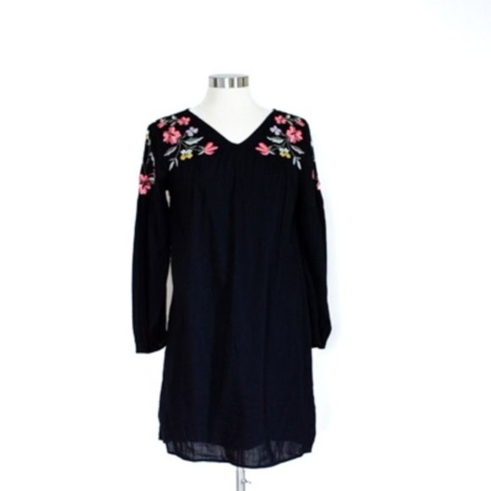 Old Navy Embroidery Black Dress